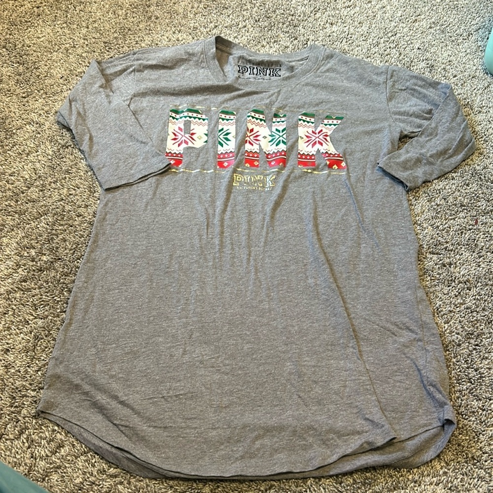 Pink VS Holiday Gray Christmas Night Shirt Medium